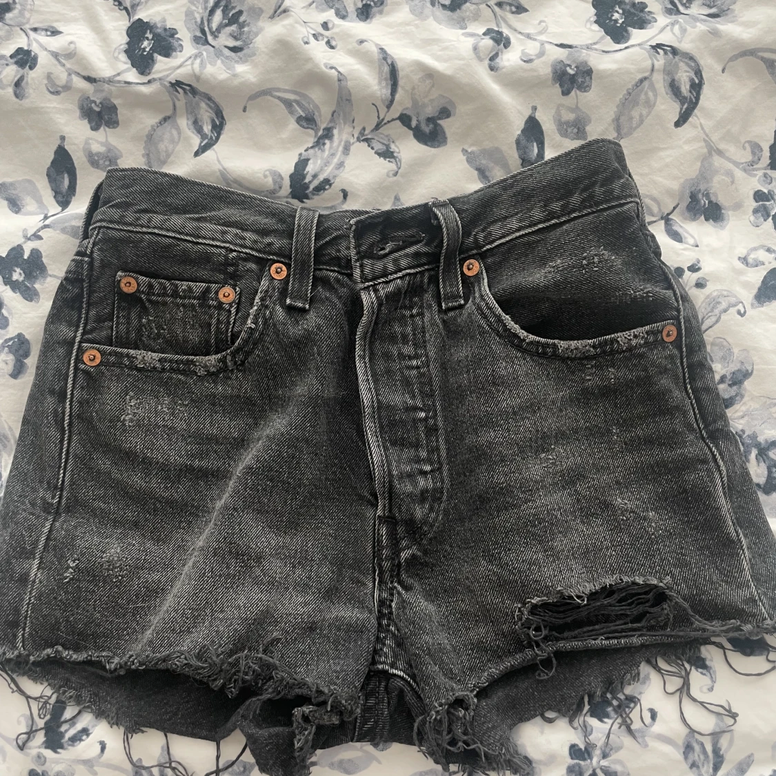 Levis shorts  - 90