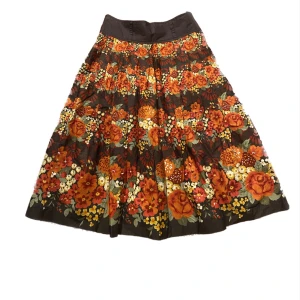 Kjol - Härlig blommig lång kjol🌺