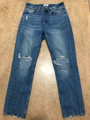 Högmidjade jeans - Högmidjade jeans från lager 157. Passar till många olika stilar som till exempel stockholmsstilen!