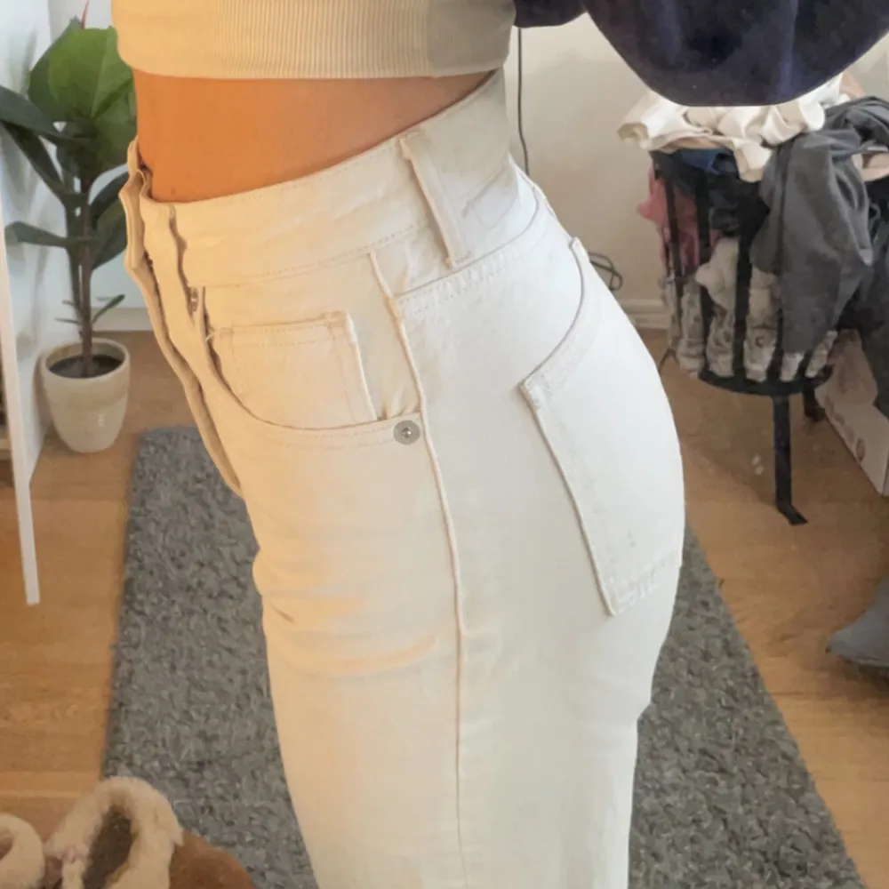 Sparsamt använda jeans från Zara. Jeans & Byxor.