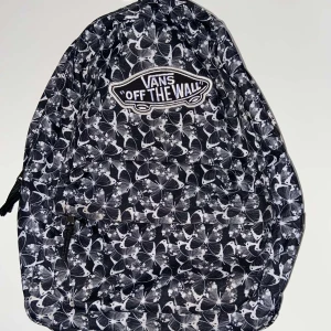 Väska - Jättefin väska i fintskick 💗 skriv för fler bilder :)