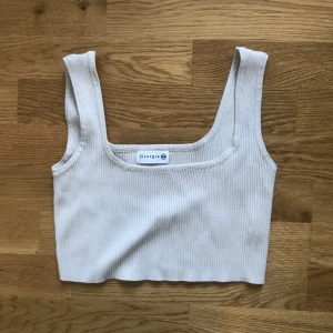 Linne beige  - Gulligt linne i beige, från Chelsea i storlek S men passar även XS🫶