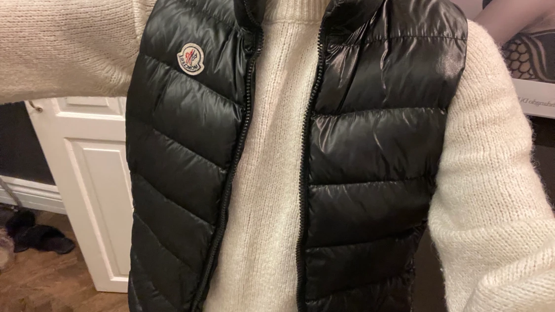 Moncler Väst - 90