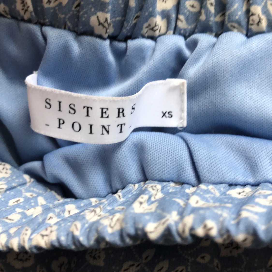 Blå blommig kjol - 91