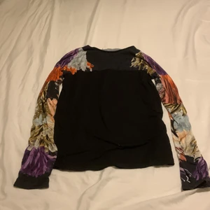 Långärmadtröja  - Em fin och mysig tröja från molo 