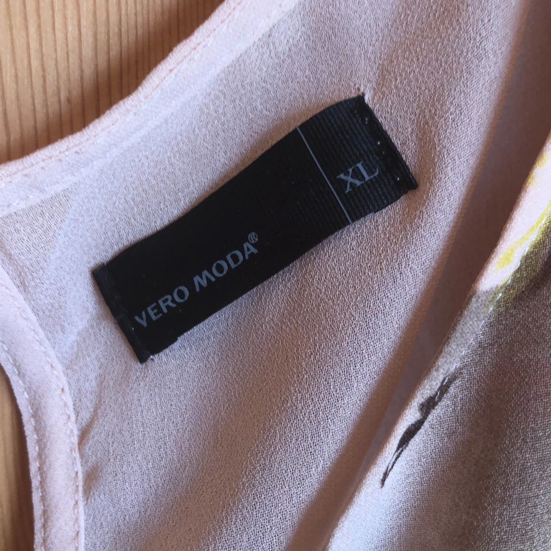 Tunn genomskinlig blus i stl XL - 91