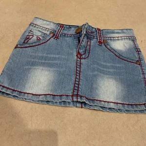 True religion kjol strl 27 - True religion kjol strl 27