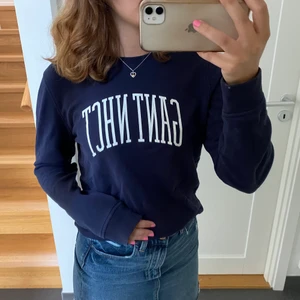 Gant sweatshirt  - Marinblå sweatshirt från Gant. Nyskick  