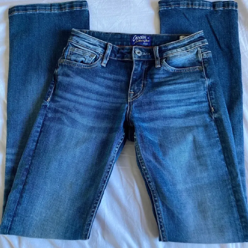 säljer dessa super fina jeans som är i storlek 32/34/36 skriv vid intresse!💓💓. Jeans & Byxor.