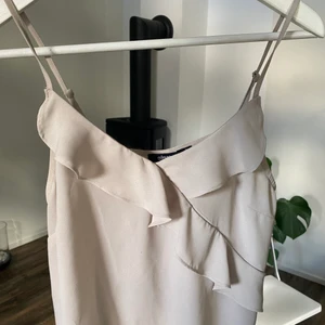 Blus/topp - Supersöt topp från Gina i beige🤍 