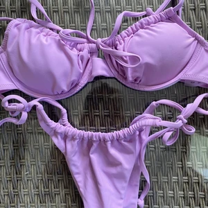 Bikinitopp - Underbar bikinitopp från shein som inte använts. Alltså oanvänd!!🤍 kan sälja underdelen vid bra bud