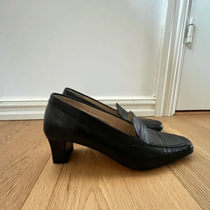 Klackskor - Klackskor som är för små för mig:( köpta på stadsmissionen!