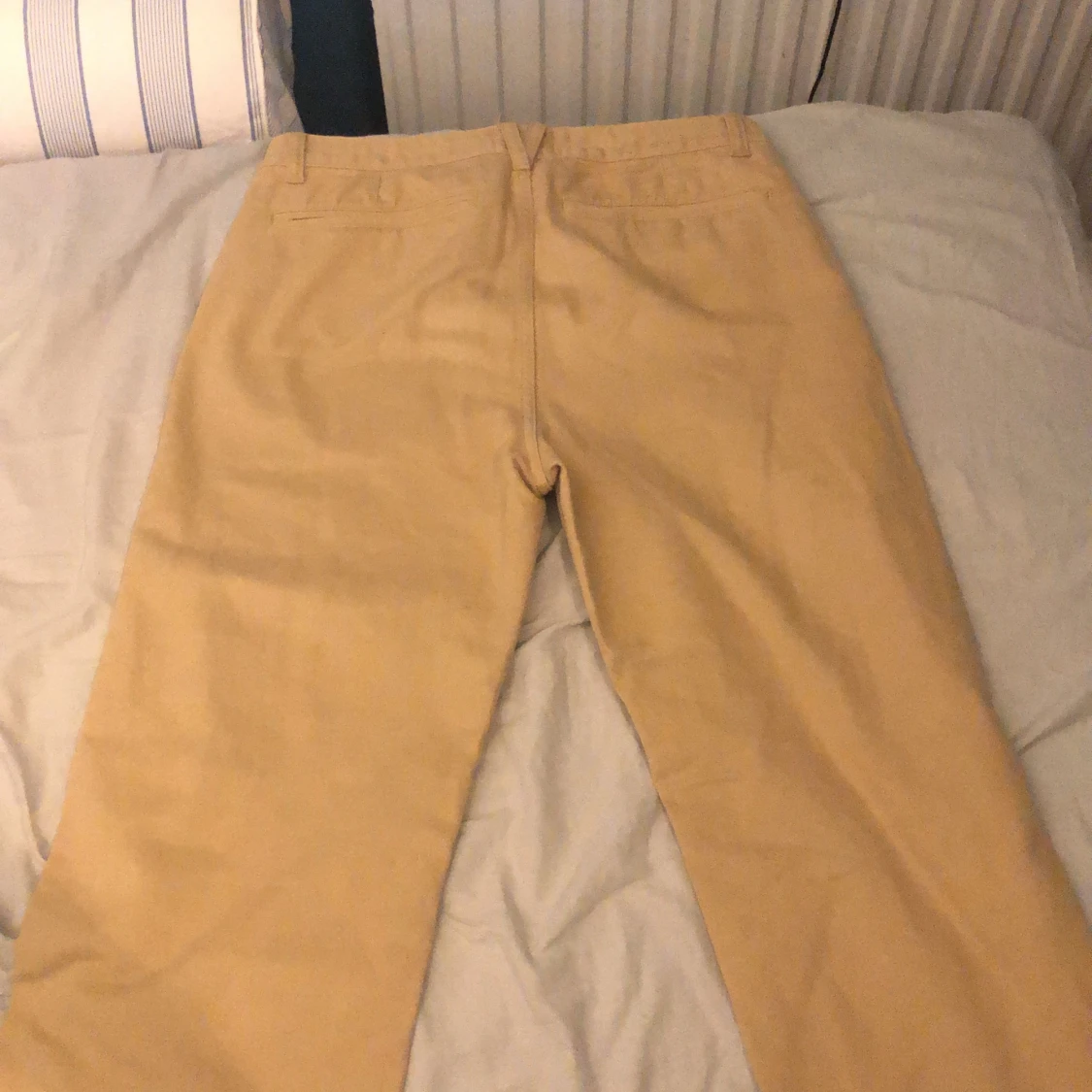 Beigea Byxor med raka ben - 90