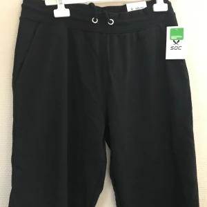 Joggingbyxor helt nya - Helt nya oanvända joggingbyxor, soc 