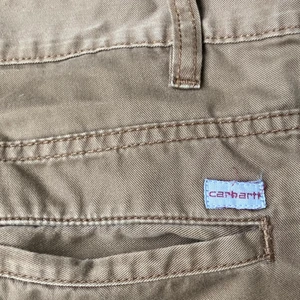 carhartt chinos 32x32 - bruna carharrt station pants. inga skador. skrynkliga men ska strykas