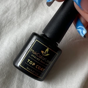 Top coat - Top coat gel lack som används med UV lampa. Endast öppnad, aldrig använt. Säljer massa fler färger så kolla min sida 🦋🦋