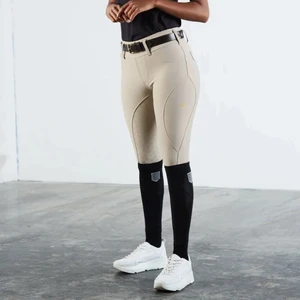 Maya delorez performance beige - Helskodda ridbyxor från maya delorez, säljer för att jag valt att sluta på ridning. Super skick. Jättefin färg o kan användas för både tävling och till vanlig ridning och de har även en mobilficka. De har fyrvägsstretch. Köpta för 1300