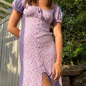 Lila sommarklänning - Superfin & skön sommarklänning från Reclamied vintage. Pris kan diskuteras🌸