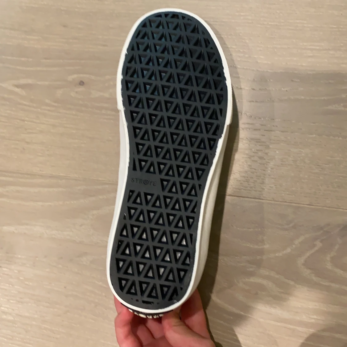 Prickiga straye skor -100kr i rabatt bara idag - 90