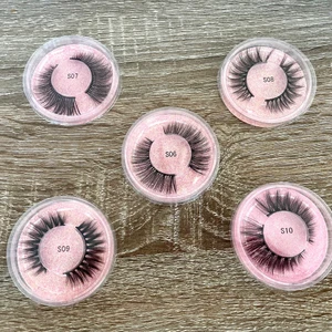 Lösögonfransar  - Helt nya lösögonfransar. Söt liten ask. 50kr styck +15kr porto