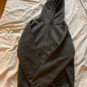 Svart hoddie - Svart fin hoddie aldrig använd