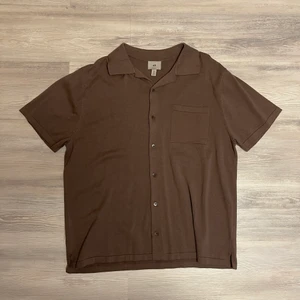 Somrig brun kortärmad cardigan - En härlig tunn stickad cardigan med knappar perfekt för sommaren