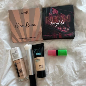 Smink - Allt är typ oanvänt, endast testat vissa saker. Köp för foundation från fit me kostar 80kr och även ögonskuggspaletten då den inte är använd.  medan resten kostar 50kr/st 