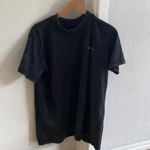 Night Addict T-Shirt - Fin t-shirt använt en gång. Storlek XS lite oversized. 