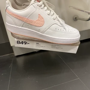 Nike st 39 - De är nya aldrig använd de, säljer på grund av det är för stor för mig. 