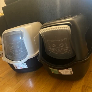 Kattlåda - Här säljer jag två kattlådor som jag inte behöver längre för att jag inte har min katt längre. 