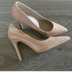 Klackar Bech rosa så söta! - Fina klackar Bech rosa säljer för jag har för många klackar jag inte använder 