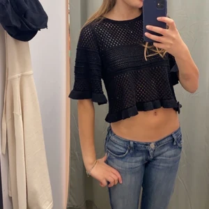 Stickad topp - Så fin svart stickad topp