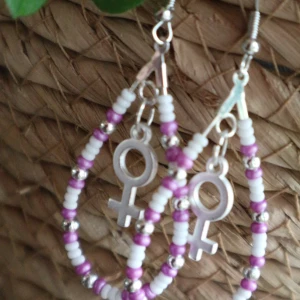 Örhängen  - Handgjorda örhängen. Frakt ingår i priset! 