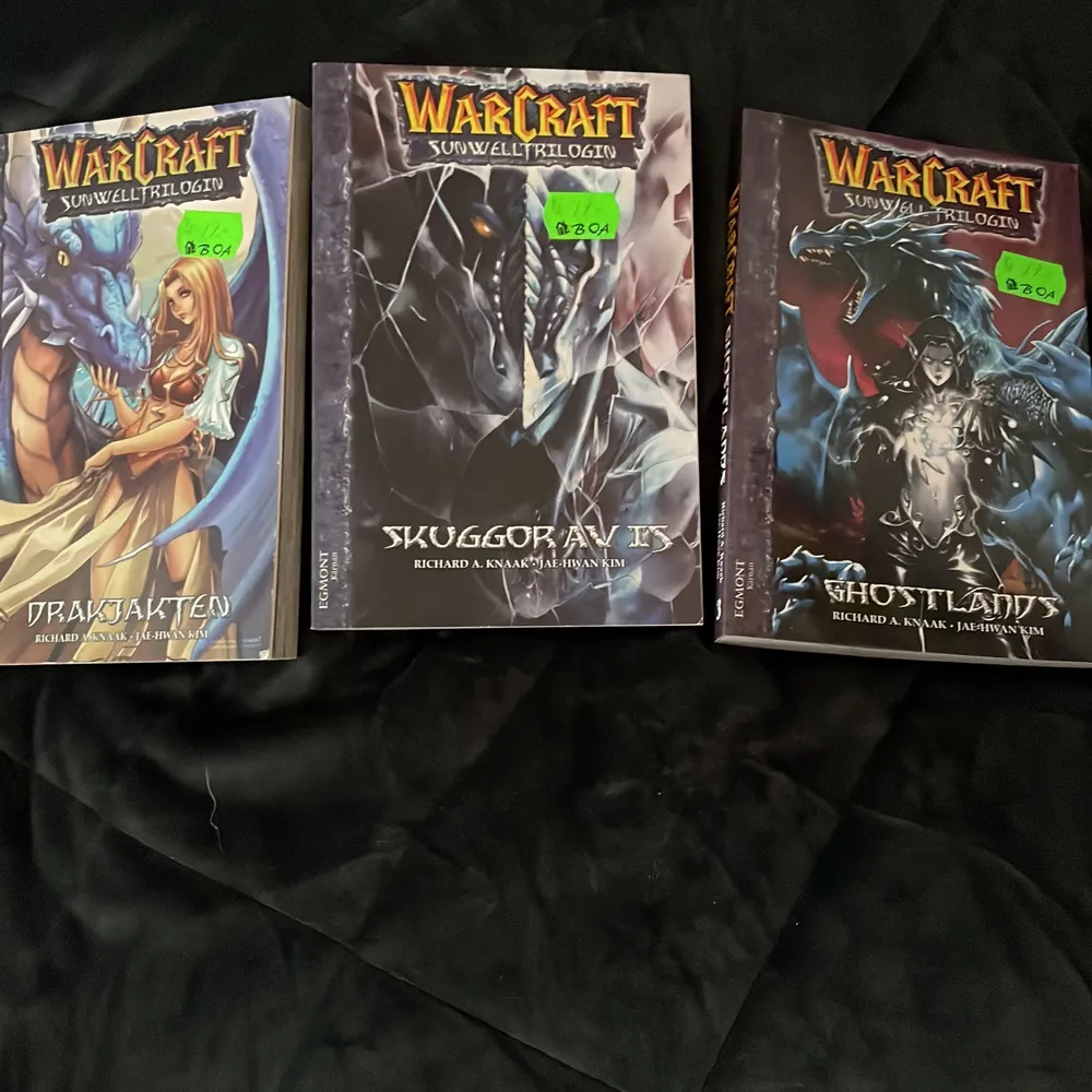 Warcraft manga har ej läst dem. När jag köpte dme kostade de 79kr st men jag säljer alla tre för 120kr. Frakten kommer jag skriva när man kontaktar mig😊. Övrigt.