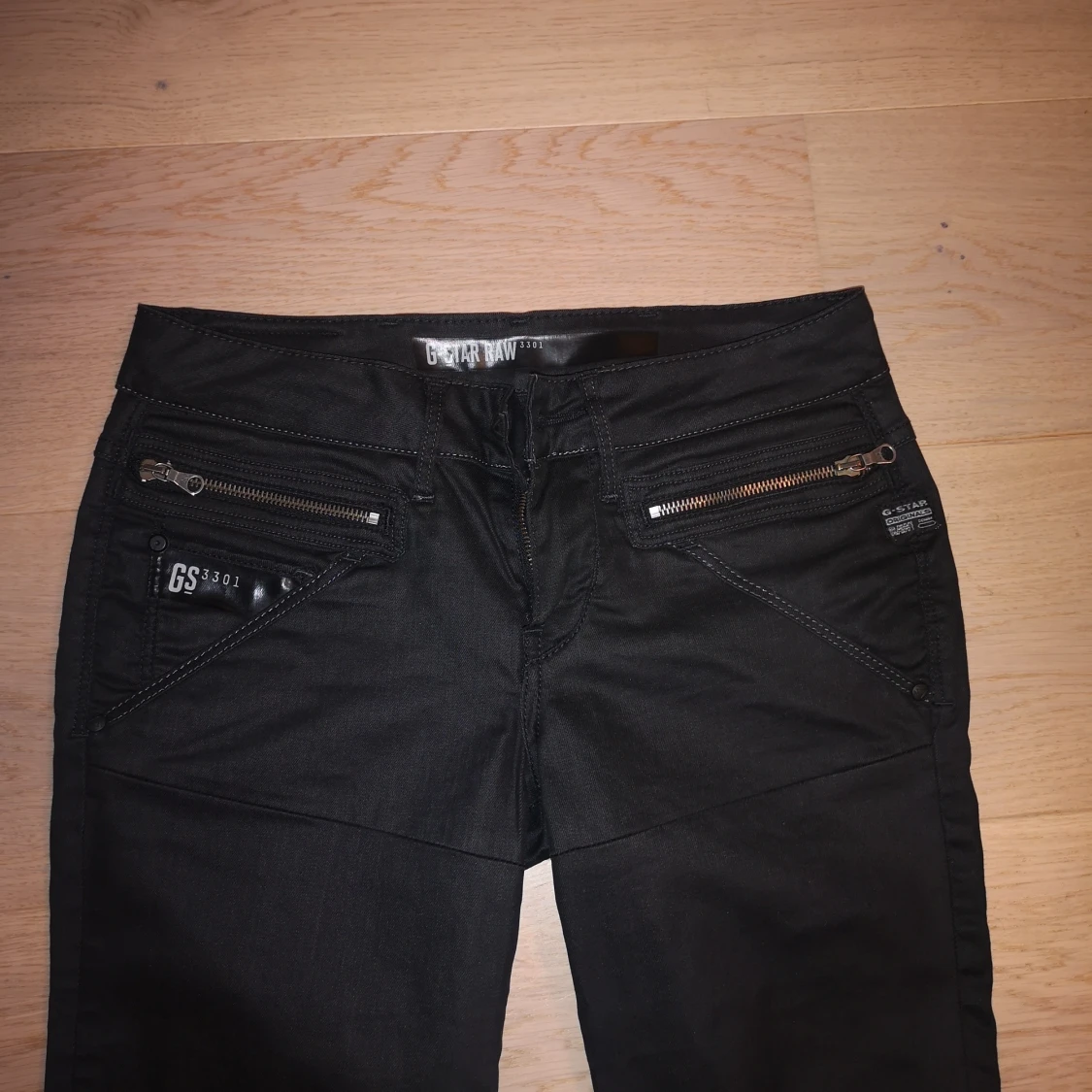 Svarta byxor från G-star  - 90