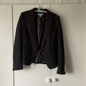 Damkavaj - Damkavaj i stl 36 som inte passar mig längre men förhoppningsvis passar dig bättre. Endast använd ett par gånger och är i nyskick! 