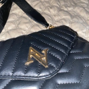 Hand bag - En fin svart handväska jag köpte från Frankrike 