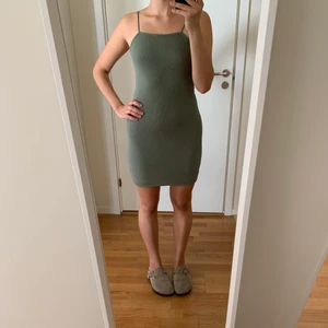 Tajt klänning - Klänning från bikbok (längesen), som ny!
