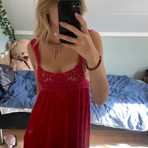 Klänning - Söt somrig klänning, måste dock ha någon form av bh under! Köpare står för frakt💕