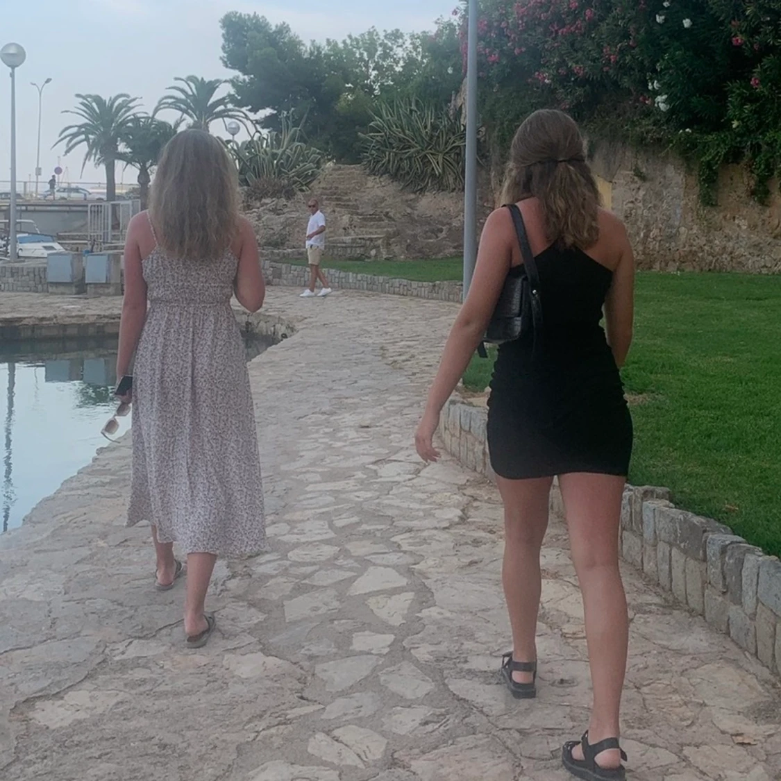 Svart klänning! - 90