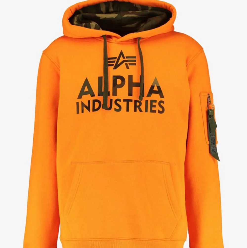 Alpha industries Hoodie knappt använd . Hoodies.