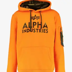 Alpha industries Hoodie knappt använd 