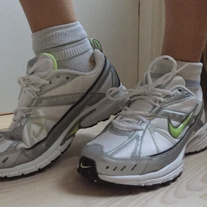 Sneakers  - Oanvända Nike sneakers✨