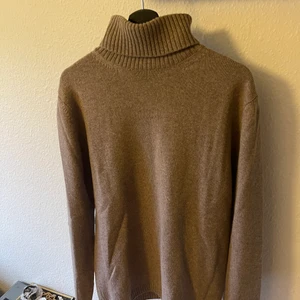 Daniele Fiesoli tröja  - Köpt i butik i borås , är använd 2 gr. 