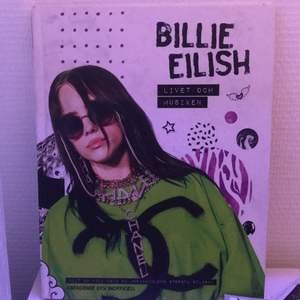 Billie eilish bok Har ingen användning för den så säljer den för 60kr 