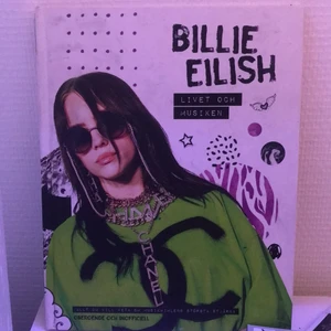 Billie eilish  - Billie eilish bok Har ingen användning för den så säljer den för 60kr 