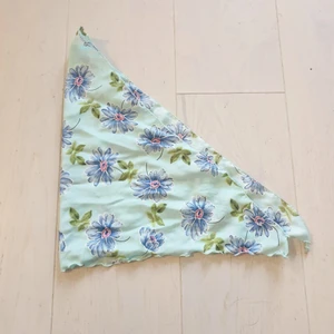 Flower scarf - Korean flowr scarf! Versatile fashion accessory. Bought in Korea at a traditional market 