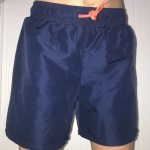 💙💙 - Jag säljer min sons badbyxor!