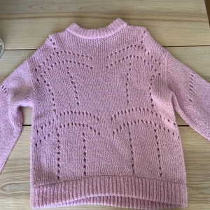 Rosa stickad tröja - Rosa stickad tröja från ginatricot, Strl 36 💕
