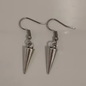 Nit örhängen  - Fina nitörhängen💕välj av fraktionerna nedan eller välj icke-spårbar frakt (15kr)